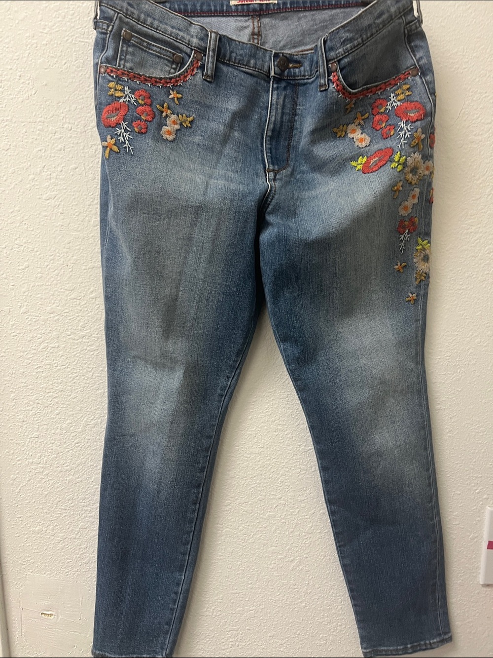 Johnny Was Light Blue Skinny Jeans with Multicolor Floral Embroidery